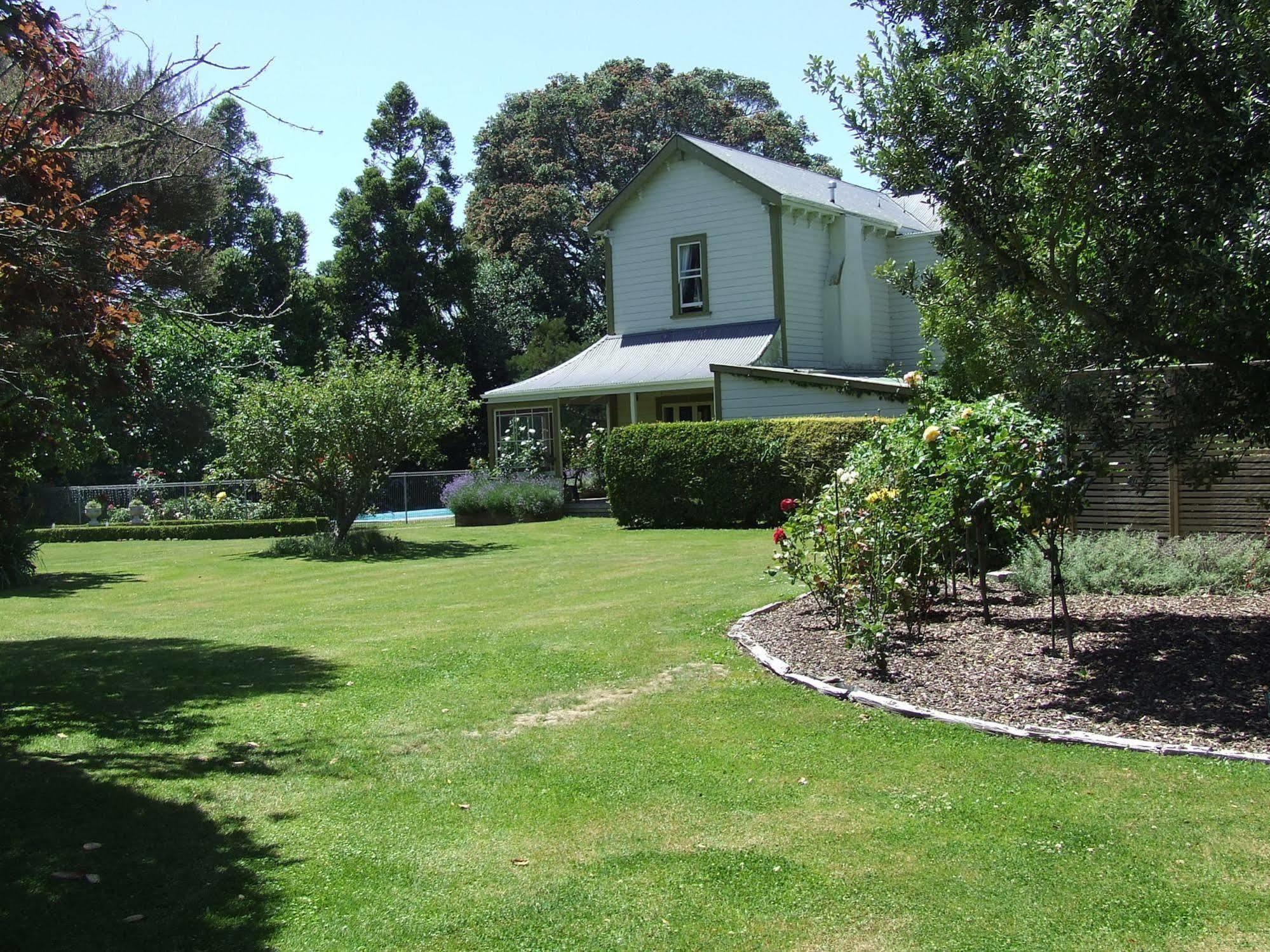 Tairoa Lodge & Cottage Hawera Exteriör bild
