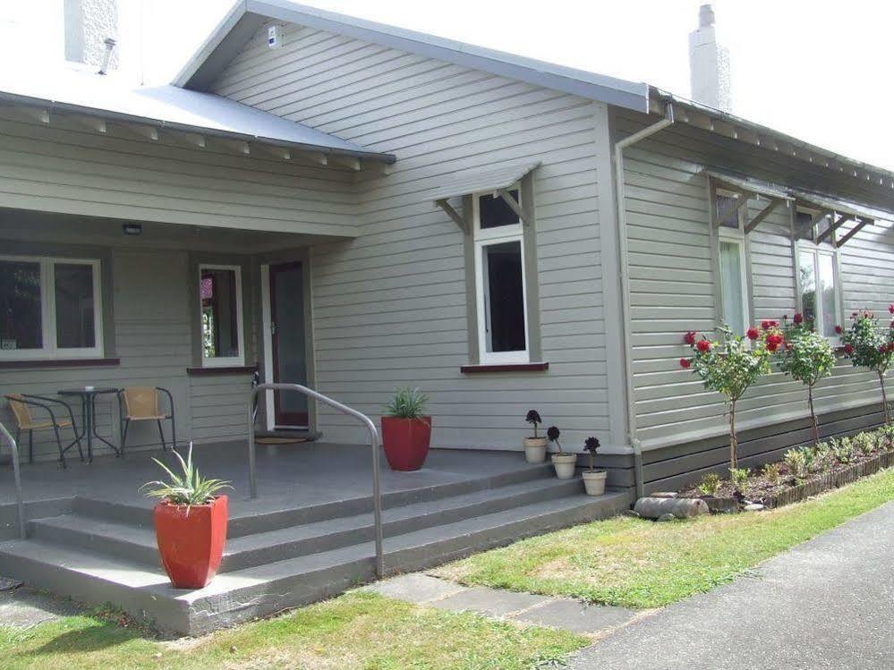 Tairoa Lodge & Cottage Hawera Exteriör bild